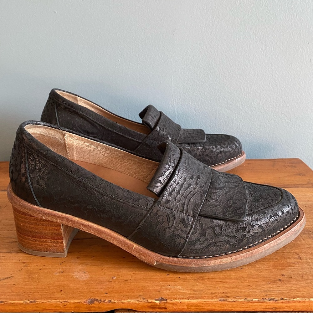Neosens heel leather loafer shoes Size 41 made in Spain